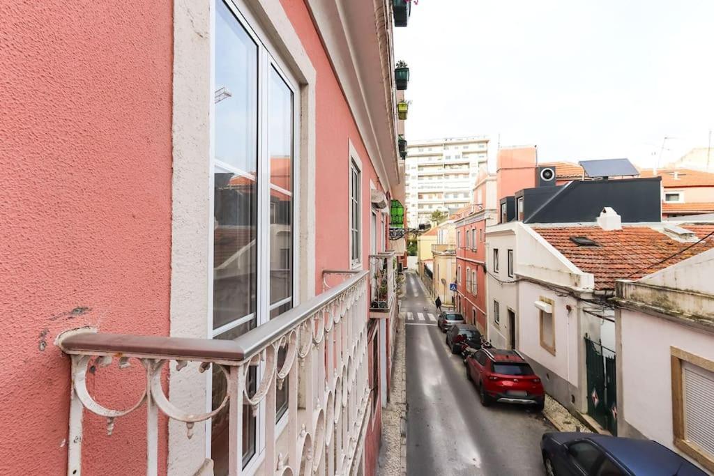 Vita Portucale ! Campo Ourique Design W/ Balcony Lisabona Exterior foto